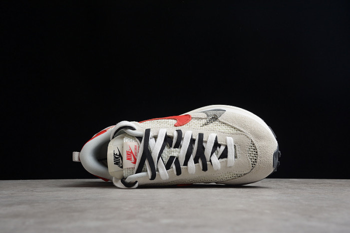(image for) Sacai X VaporWaffle Sail CV1363-100