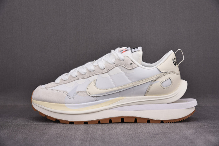 (image for) Sacai x Nike VaporWaffle DD1875-100