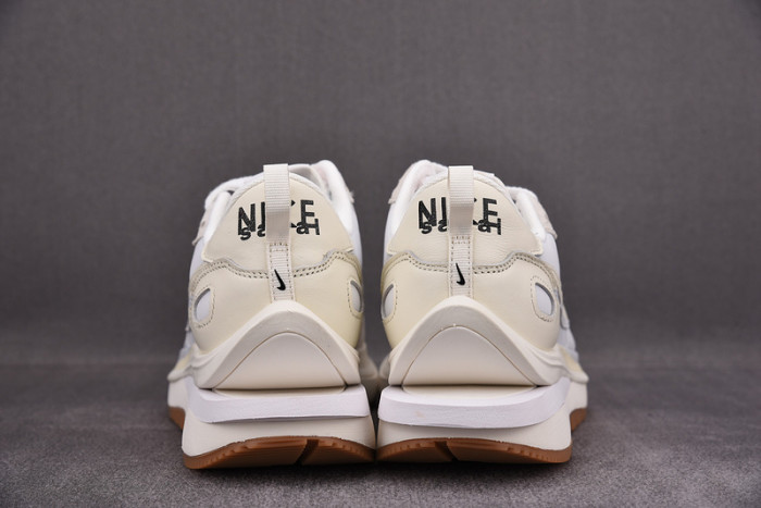 (image for) Sacai x Nike VaporWaffle DD1875-100