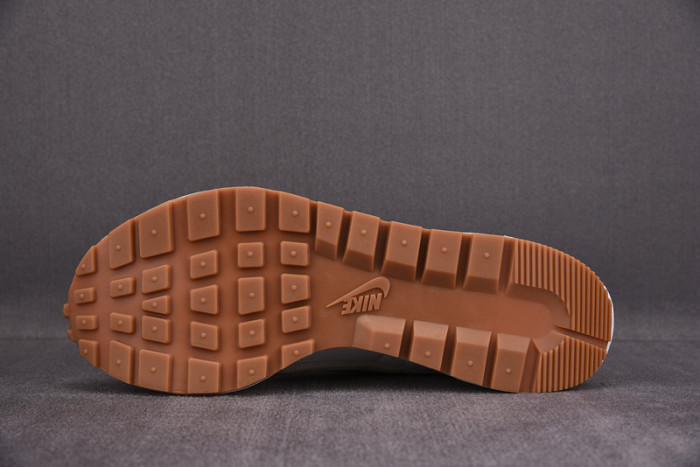 (image for) Sacai x Nike VaporWaffle DD1875-100