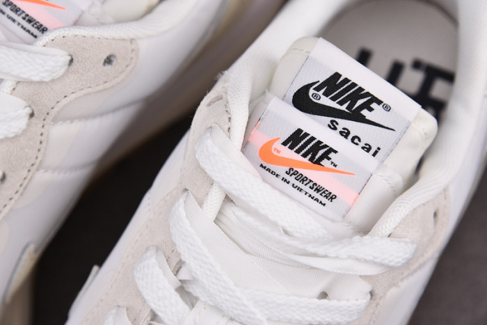 (image for) Sacai x Nike VaporWaffle DD1875-100
