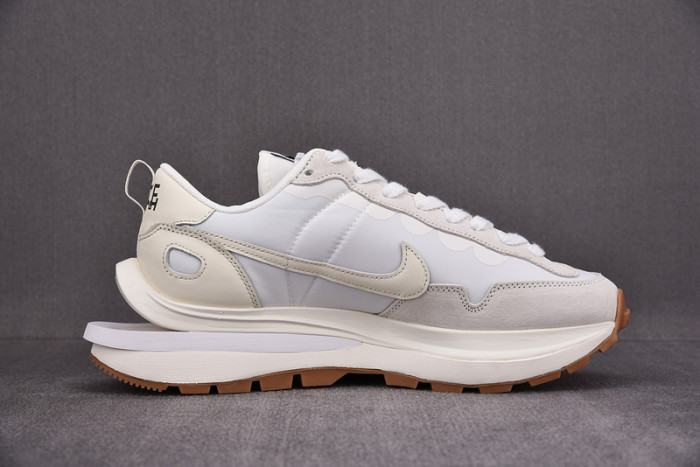 (image for) Sacai x Nike VaporWaffle DD1875-100