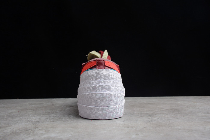 (image for) KAWS x sacai x Blazer Low Team Red DM7901-600