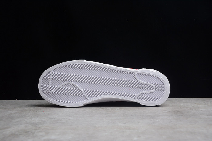 (image for) KAWS x sacai x Blazer Low Team Red DM7901-600