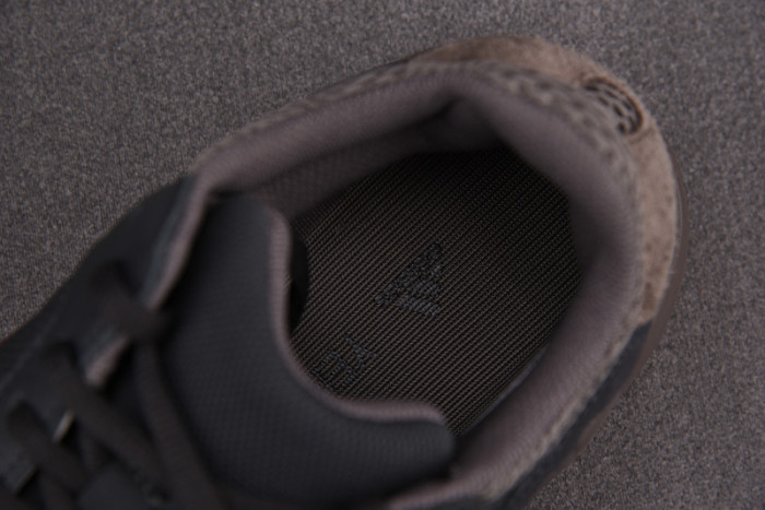 (image for) Kanye West x Adidas Yeezy Runner Boost 700Mauve 