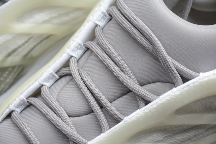 (image for) Adidas YEEZY BOOST 700 V3 