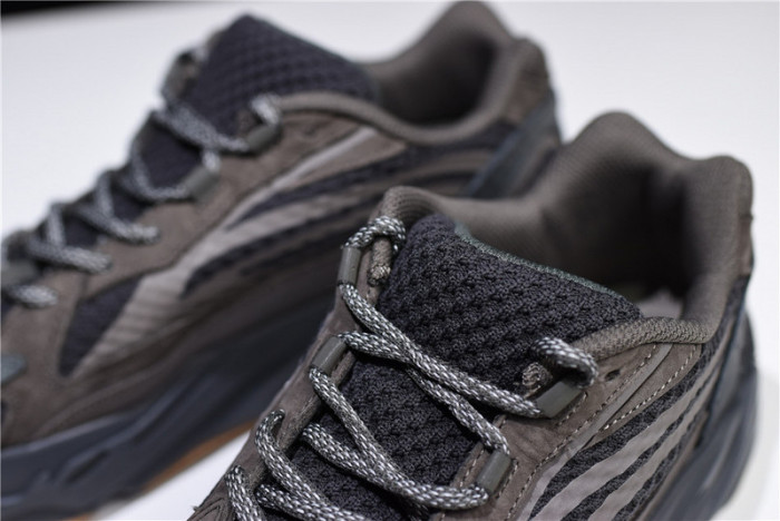 (image for) Adidas Yeezy Boost 700 v2 Geode 
