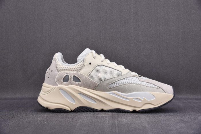 (image for) Adidas Yeezy Boost 700 Analog 