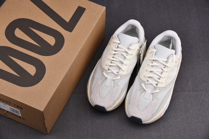 (image for) Adidas Yeezy Boost 700 Analog 