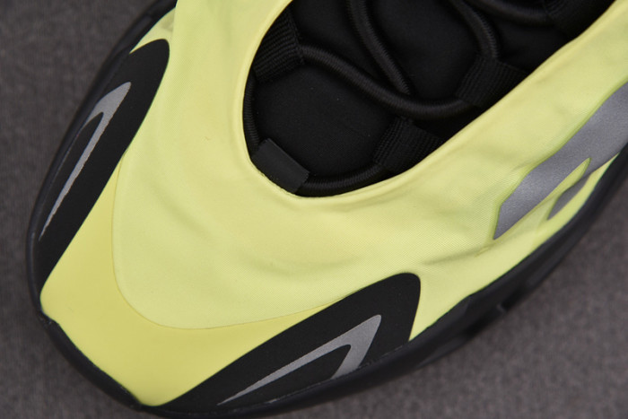 (image for) Adidas Yeezy Boost 700 MNVN Phosphor 