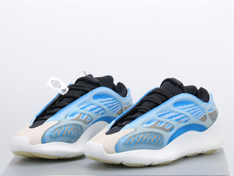 (image for) Yeezy 700 V3 Arzareth 