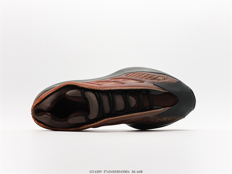 (image for) Yeezy 700 V3 Copper Fade 