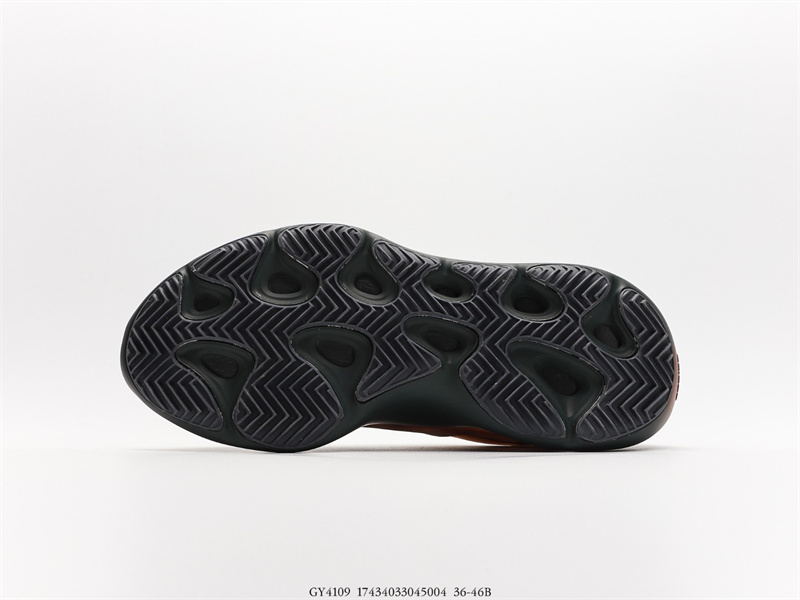 (image for) Yeezy 700 V3 Copper Fade 