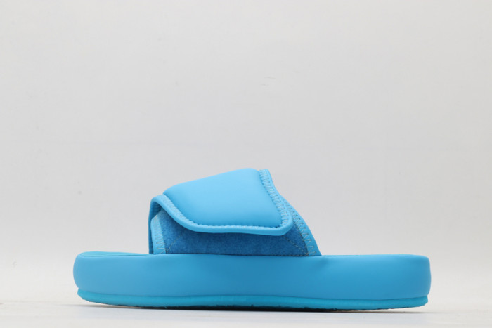 (image for) Yeezy sandals 003