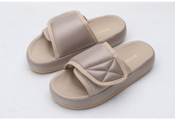 Yeezy sandals 004