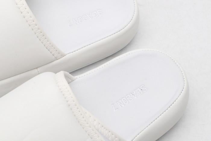 (image for) Yeezy sandals 007